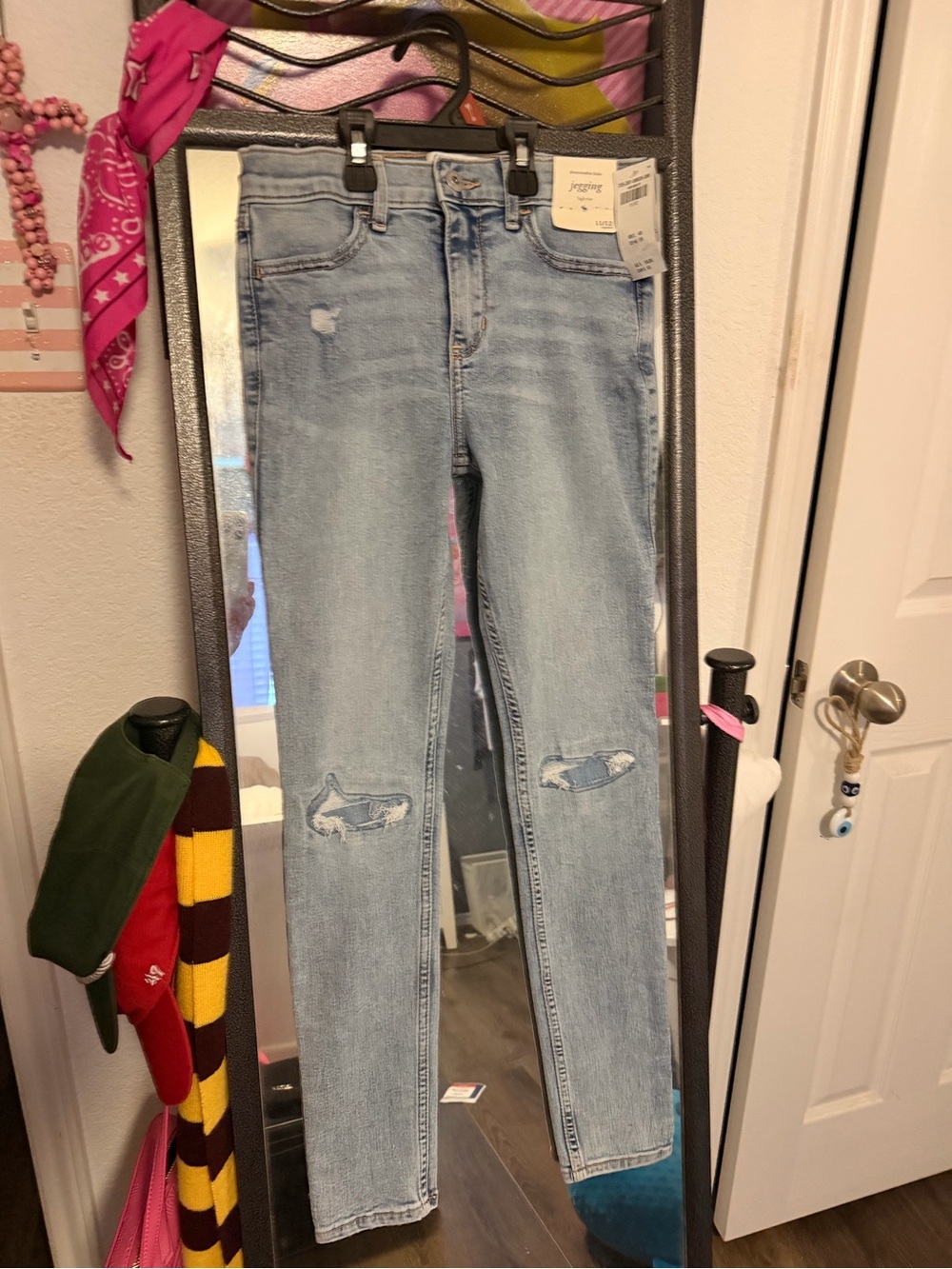 Light Blue abercrombie kids/girls Distressed Skinny jegging Jeans size 11/12 NWT